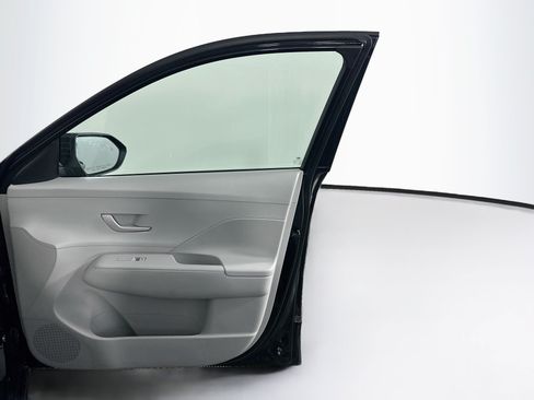 Used 2025 Hyundai Kona SEL FWD image 33
