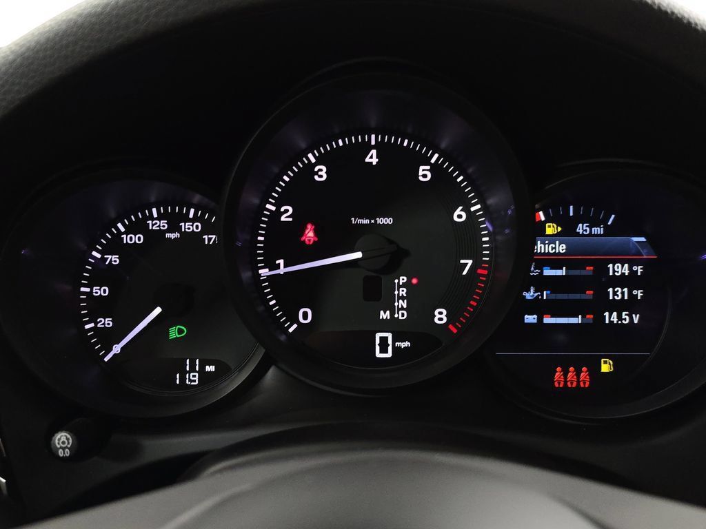 Certified 2025 Porsche Macan AWD/4WD image 15