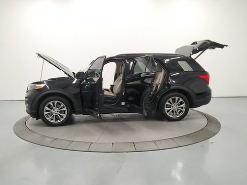 Used 2023 Ford Explorer XLT w/ Equipment Group 202A RWD image 13