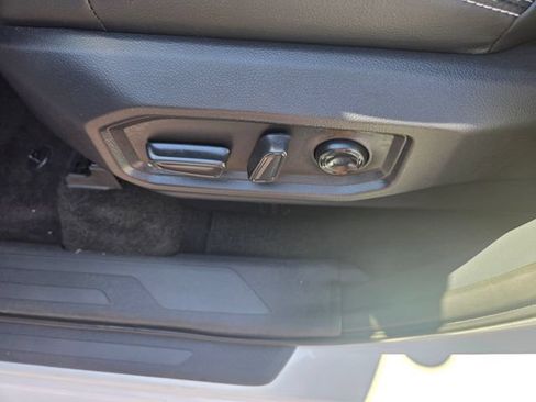 Used 2026 Toyota Tundra Limited AWD/4WD image 9