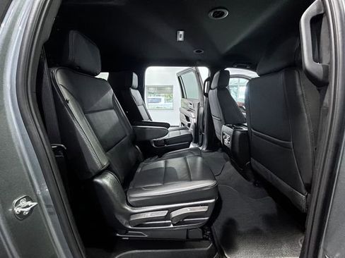 Used 2025 GMC Yukon XL Denali AWD/4WD image 14