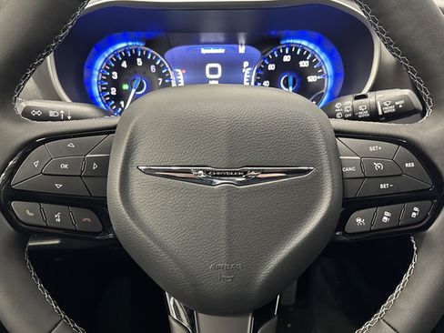 New 2026 Chrysler Pacifica Select AWD/4WD image 17