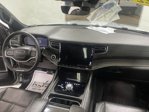 Used 2022 Jeep Wagoneer Series II w/ Premium Group I image 25