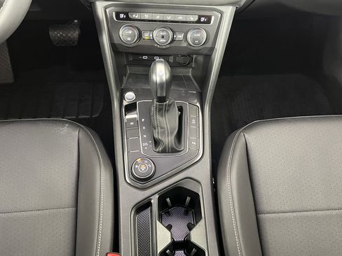 Used 2021 Volkswagen Tiguan SEL image 16
