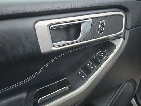 Used 2020 Ford Explorer XLT w/ Equipment Group 202A image 10