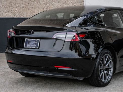 Used 2023 Tesla Model 3 Standard Range image 13