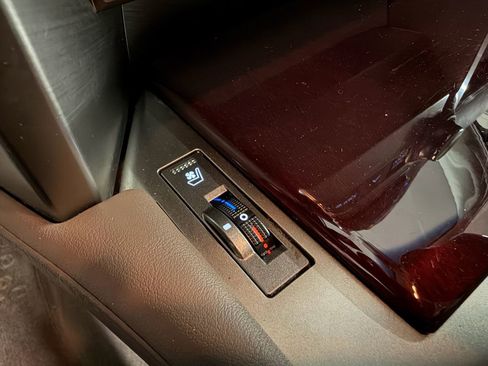 Used 2016 Lexus GX 460 image 9