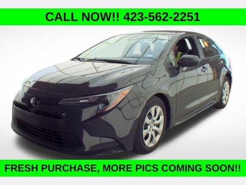 Used 2025 Toyota Corolla LE FWD image 1