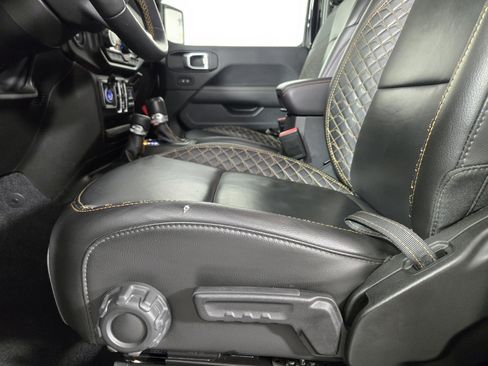 Used 2022 Jeep Gladiator Overland image 31