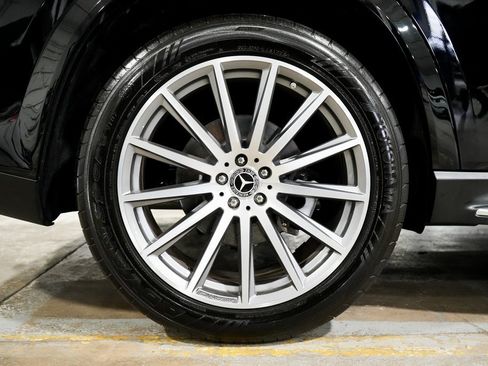 Used 2021 Mercedes-Benz GLS 580 4MATIC image 29