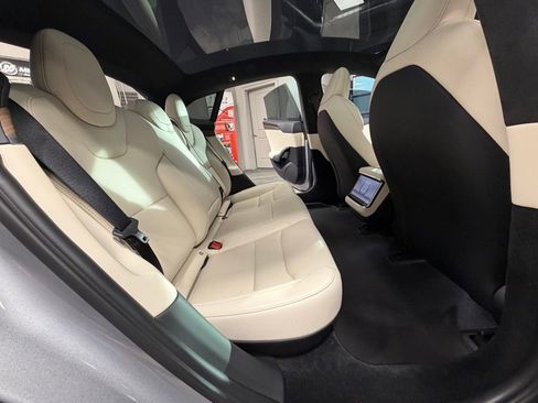 Used 2024 Tesla Model S image 45