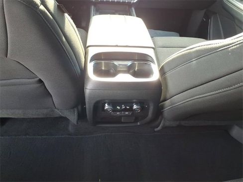 Used 2025 GMC Acadia Elevation image 16