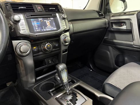 Used 2015 Toyota 4Runner SR5 AWD/4WD image 16