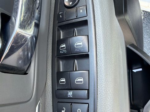 Used 2019 RAM 1500 Classic SLT w/ Protection Group AWD/4WD image 14