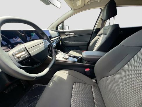New 2026 Kia Sportage LX FWD image 20