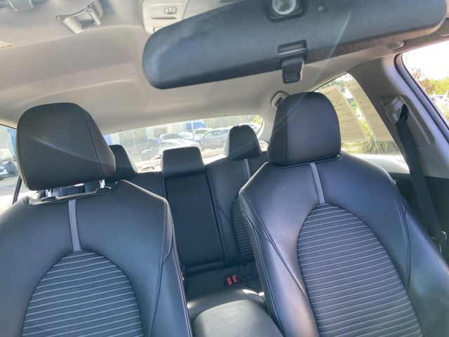 Used 2018 Toyota Camry SE FWD image 18