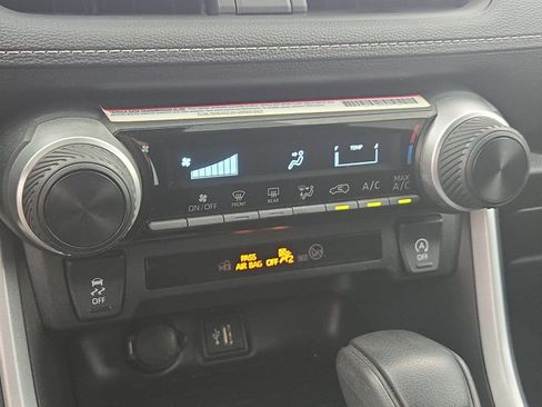 Certified 2024 Toyota RAV4 LE FWD image 21