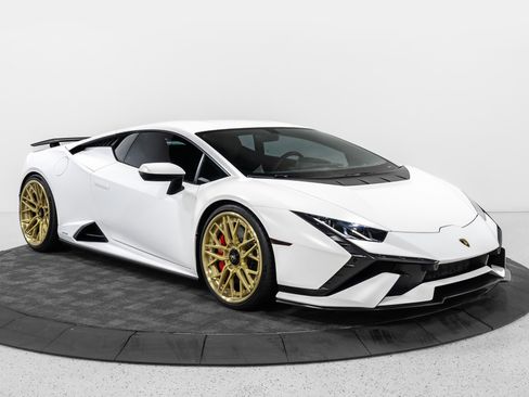 Used 2024 Lamborghini Huracan Tecnica RWD image 11