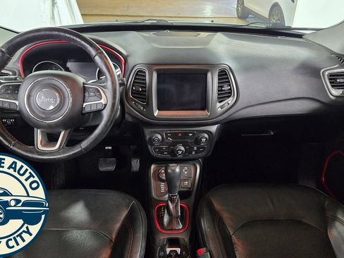 Used 2018 Jeep Compass Trailhawk w/ Leather Interior Group AWD/4WD image 30