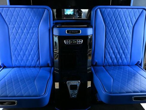 Used 2023 Mercedes-Benz Metris Passenger image 11