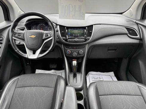 Used 2022 Chevrolet Trax LT w/ Driver Confidence Package AWD/4WD image 12