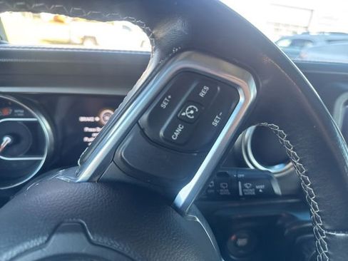 Used 2020 Jeep Wrangler Unlimited Sahara image 22