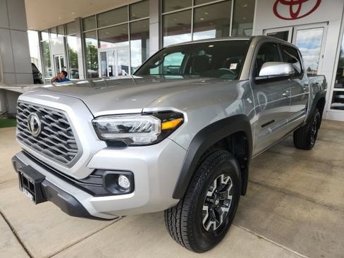 Used 2023 Toyota Tacoma TRD Off-Road w/ Black Out Package (TMS) AWD/4WD image 6