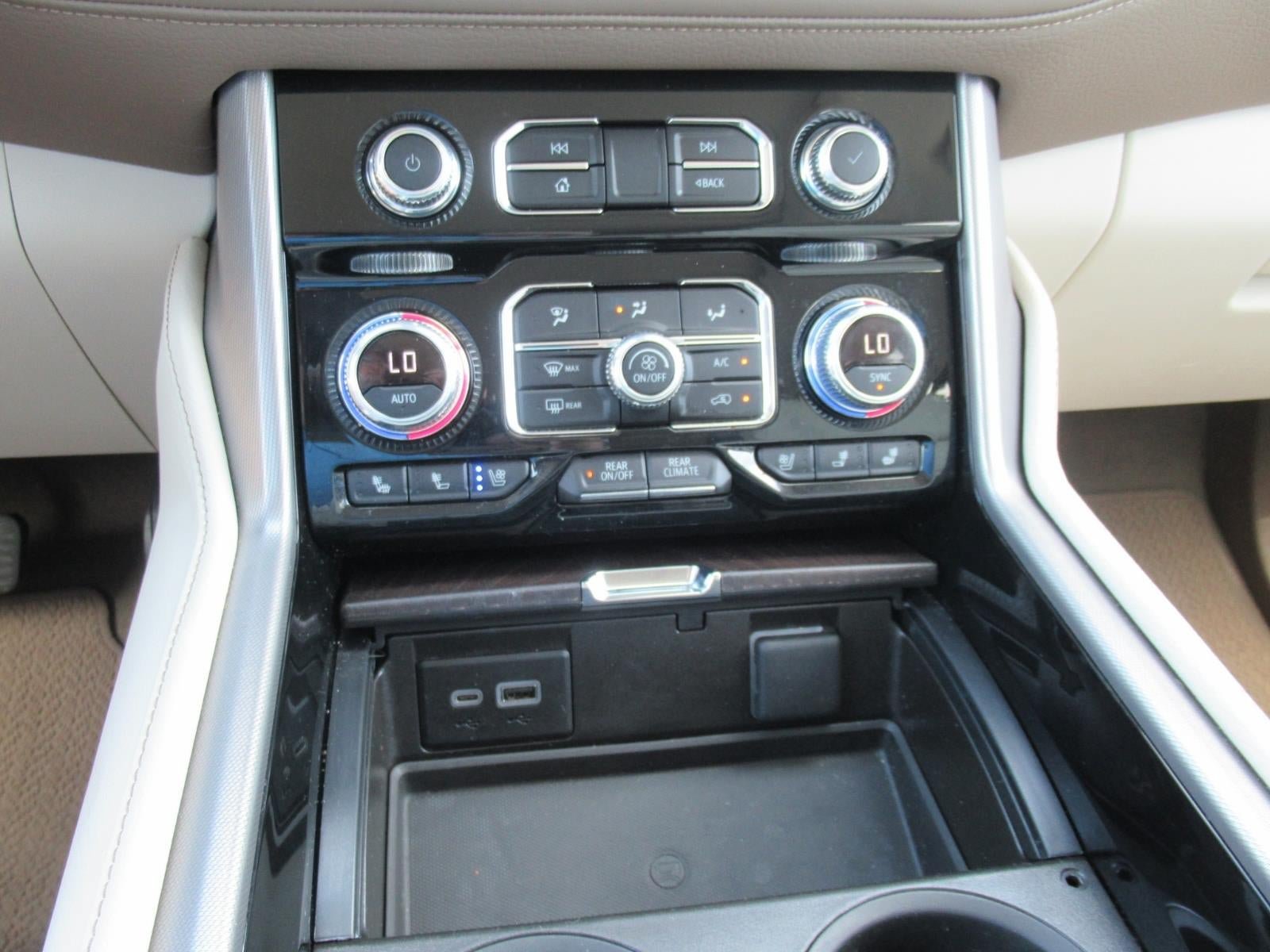Used 2024 GMC Yukon XL Denali RWD image 30