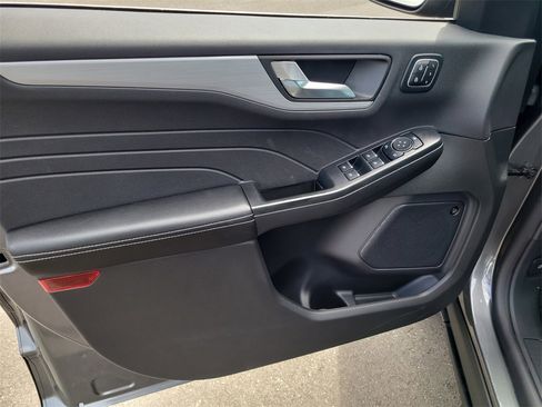 New 2025 Ford Escape SE w/ PHEV Premium Package image 14