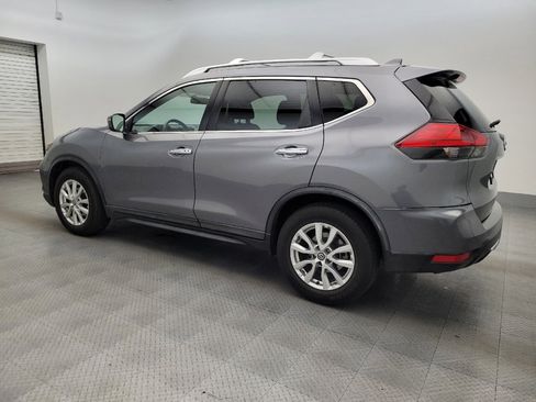 Used 2017 Nissan Rogue SV FWD image 3