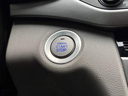 Used 2017 Hyundai Elantra Limited FWD image 7