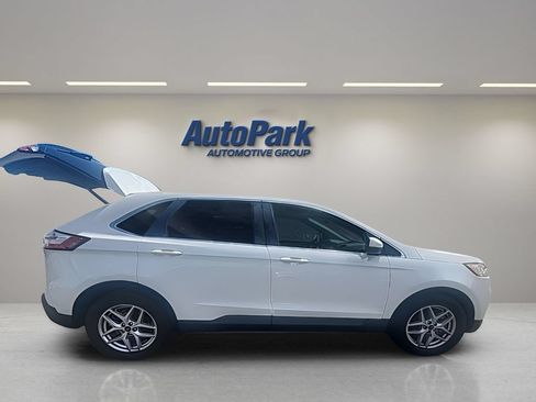 Certified 2024 Ford Edge SEL w/ Convenience Package AWD/4WD image 9
