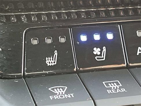 Used 2024 Toyota Land Cruiser image 41