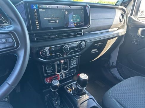 Used 2024 Jeep Wrangler Unlimited Rubicon 4xe image 61