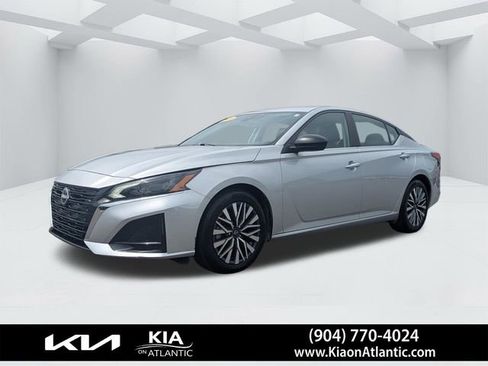 Used 2024 Nissan Altima 2.5 SV FWD image 7