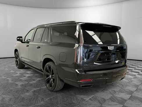 Used 2025 Cadillac Escalade ESV Sport Platinum AWD/4WD image 3