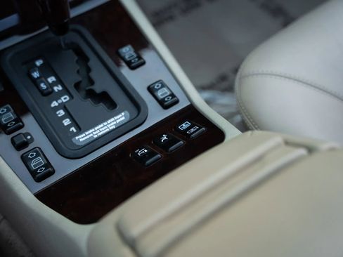 Used 1997 Mercedes-Benz S 500 Coupe image 32