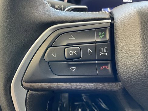 Used 2024 Jeep Grand Cherokee L Limited image 11