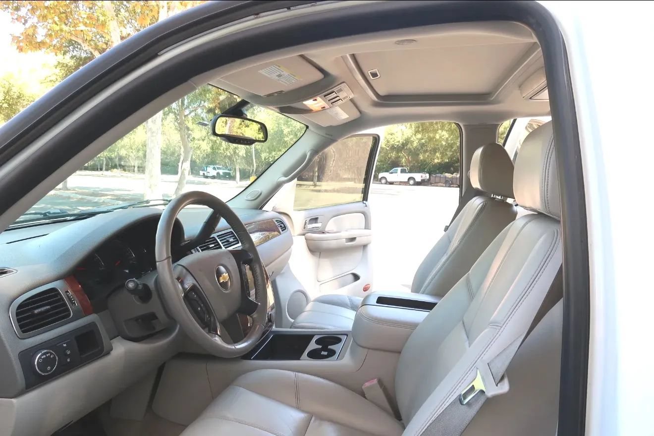 Used 2007 Chevrolet Suburban LTZ w/ LTZ Preferred Equipment Group RWD image 17