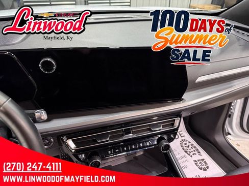 Used 2026 Chevrolet Traverse LT FWD image 17