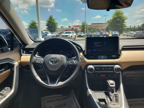 Used 2025 Toyota RAV4 XLE Premium w/ Weather Package AWD/4WD image 25