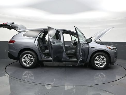 Used 2020 Buick Enclave Essence w/ Sound and Sites Package FWD image 28