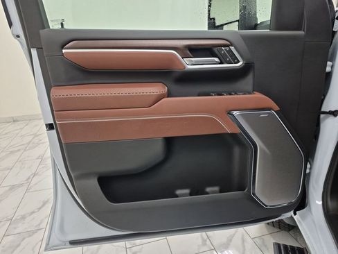 New 2026 GMC Sierra 2500 Denali Ultimate w/ LPO, Black Badging Package image 23