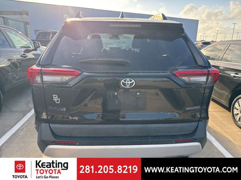 Used 2020 Toyota RAV4 Adventure image 5