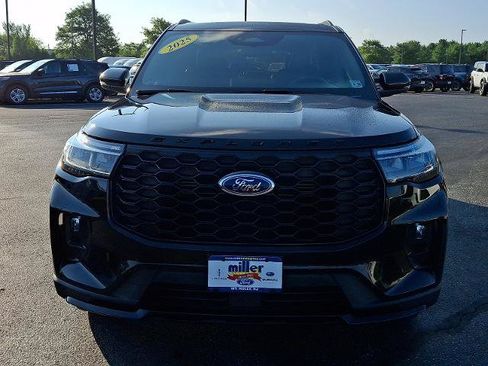Certified 2025 Ford Explorer ST-Line AWD/4WD image 2