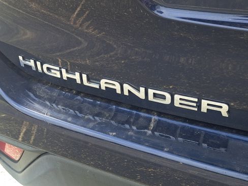 Used 2022 Toyota Highlander XLE image 8