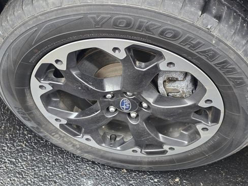 Used 2023 Subaru Crosstrek 2.0i Premium image 12