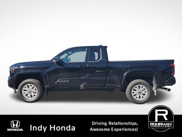 Used 2024 Toyota Tacoma SR5 AWD/4WD image 5
