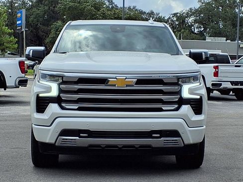 Used 2023 Chevrolet Silverado 1500 High Country w/ High Country Premium Package AWD/4WD image 2