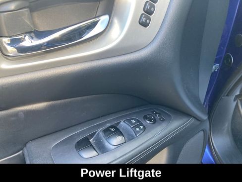 Used 2020 Nissan Pathfinder Platinum image 14